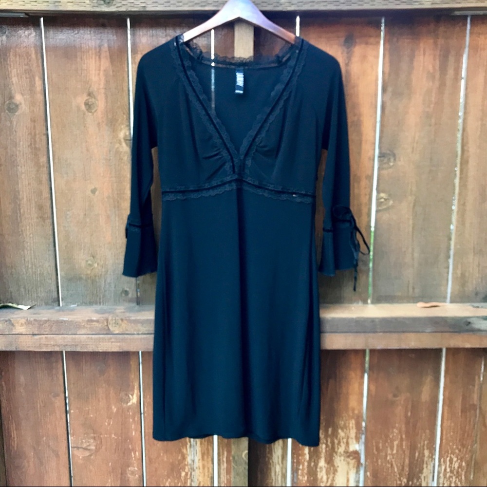 Laundry Shelli Siegel Long Bell Sleeve Lace Dress